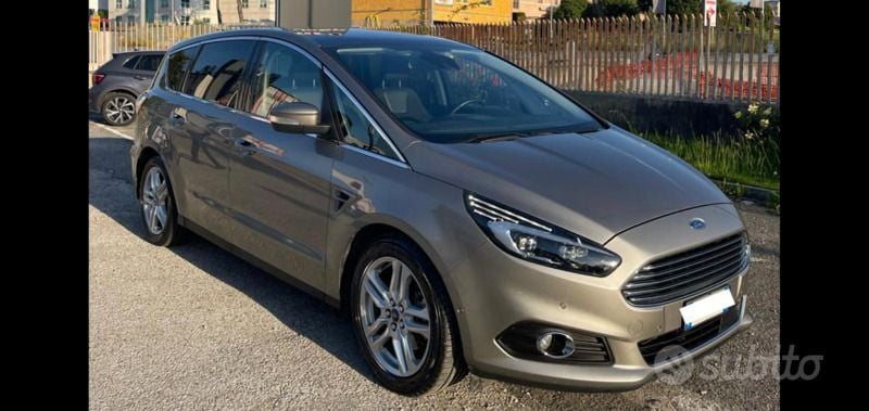 Usata Ford S-MAX Titanium 179 CV (131 kW) 2015 Monovolume