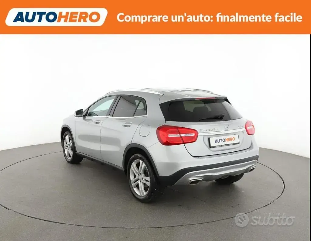 Usata Mercedes GLA200 136 CV (100 kW) 2015 Grigio SUV