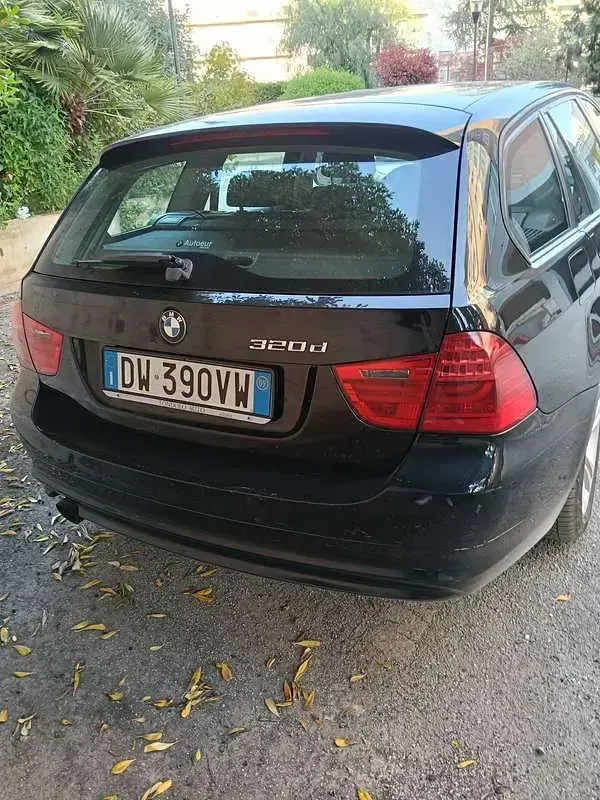 Usata BMW 320 Efficient Dynamics 177 CV (130 kW) 2009 Nero Station wagon