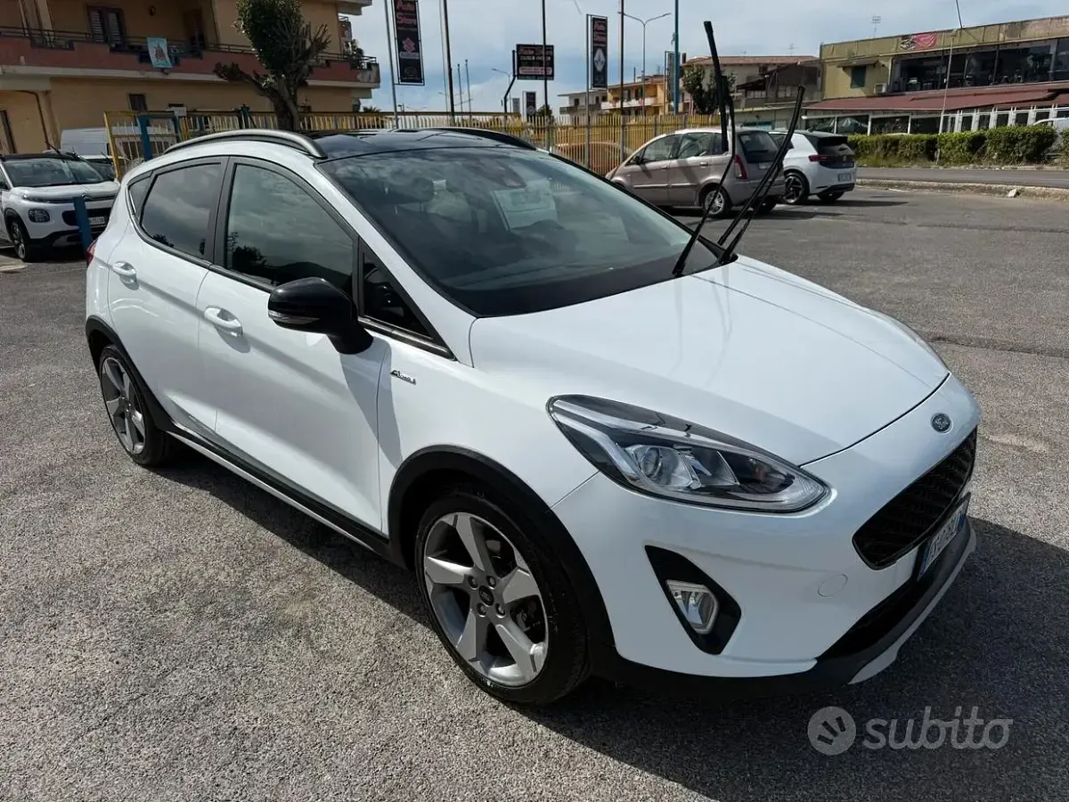 Usata Ford Fiesta Active 86 CV (63 kW) 2019 Bianco Utilitaria