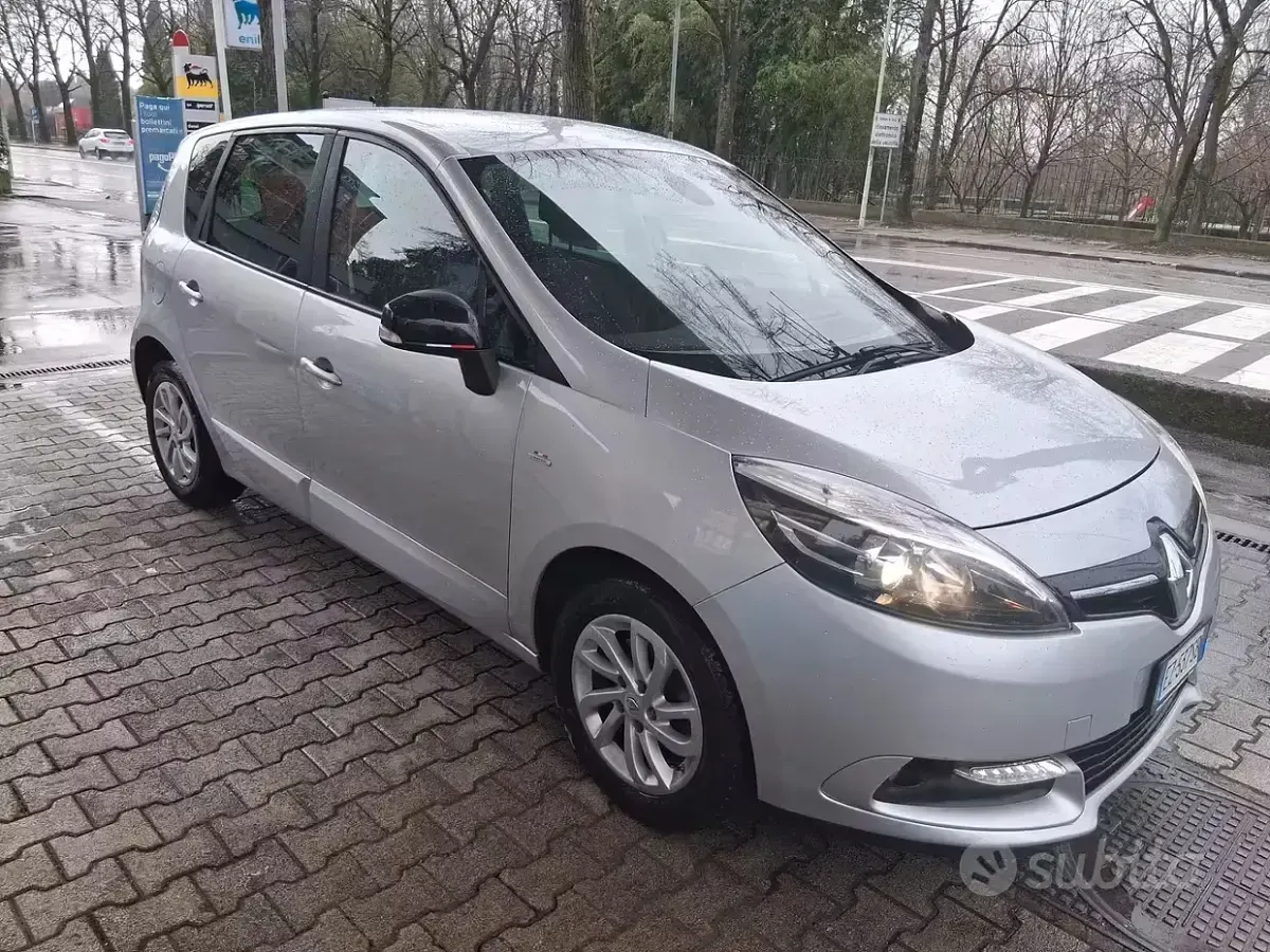 Usata Renault Scénic XMOD 110 CV (80 kW) 2015 Grigio Monovolume