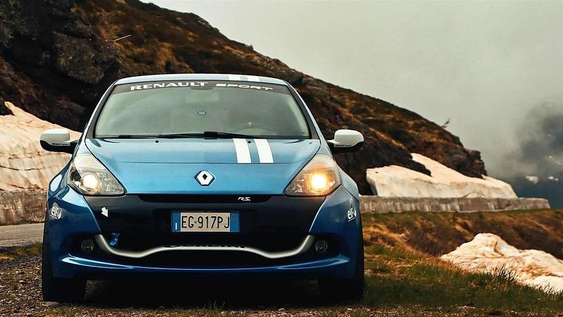 Usata Renault Clio II R.S. 203 CV (149 kW) 2011 Blu/azzurro Berlina