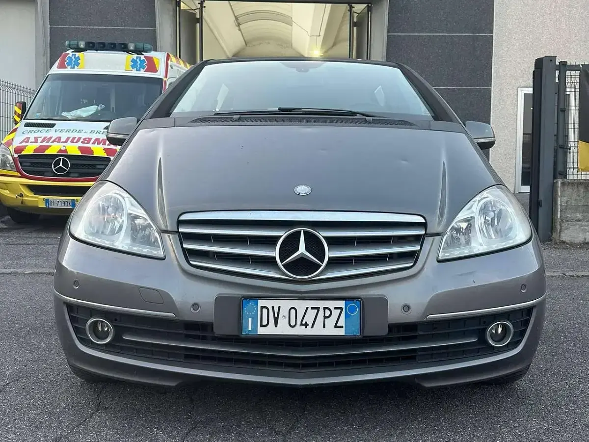 Usata Mercedes A150 Avantgarde 95 CV (69 kW) 2009 Argento scuro Monovolume