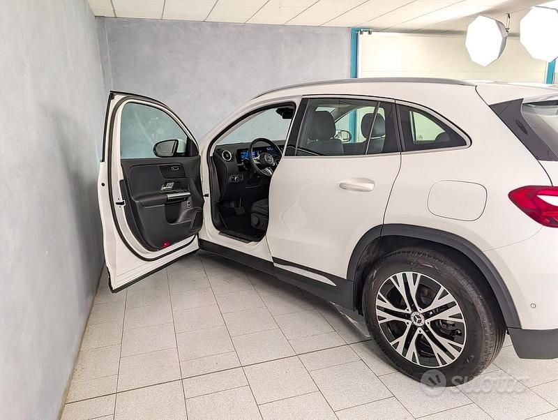 Usata Mercedes 180 Advanced 135 CV (99 kW) 2024 Bianco Berlina