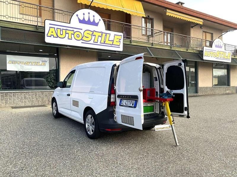 Usata VW Caddy 122 CV (89 kW) 2022 Bianco Monovolume