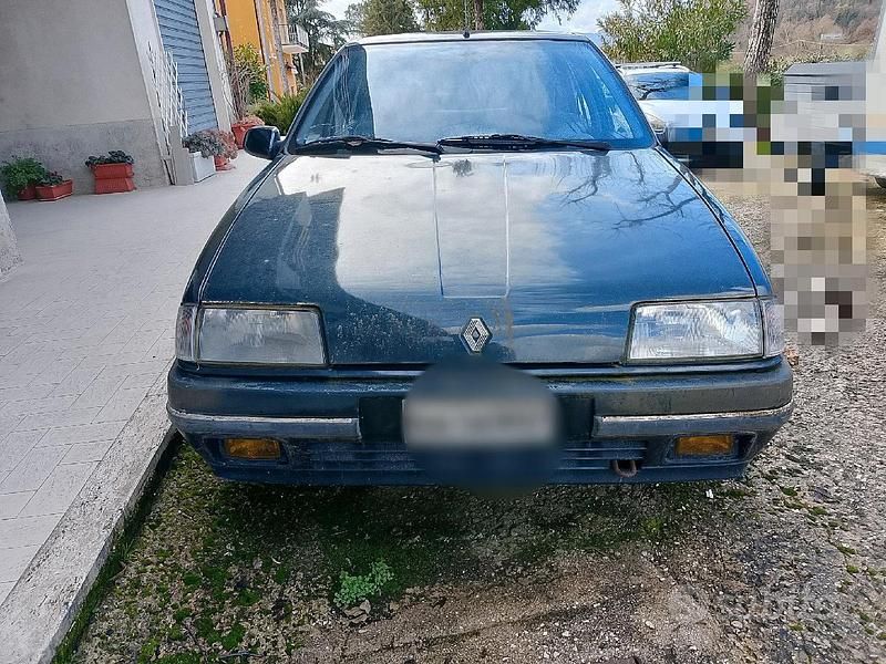 Usata Renault 19 107 CV (78 kW) 1992 Verde Berlina