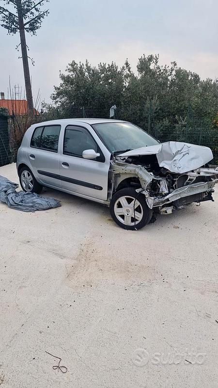 Usata Renault Clio II 2005 Berlina