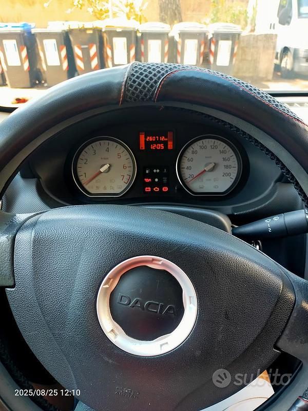 Usata Dacia Sandero 70 CV (51 kW) 2010 Grigio Utilitaria