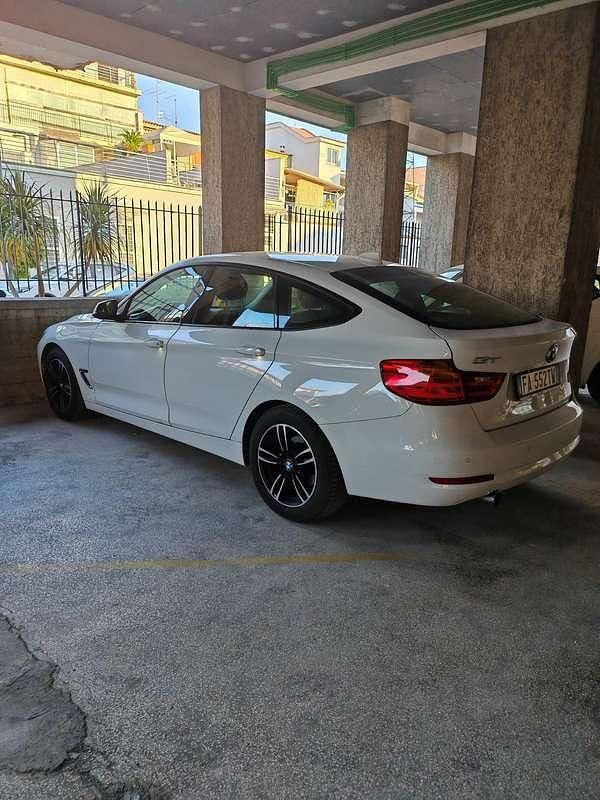 Usata BMW 318 Gran Turismo 143 CV (105 kW) 2015 Berlina