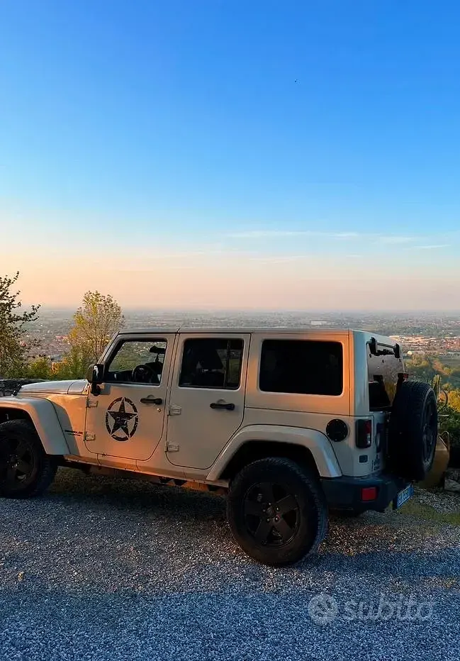 Usata Jeep Wrangler Unlimited Sahara 200 CV (147 kW) 2011 SUV
