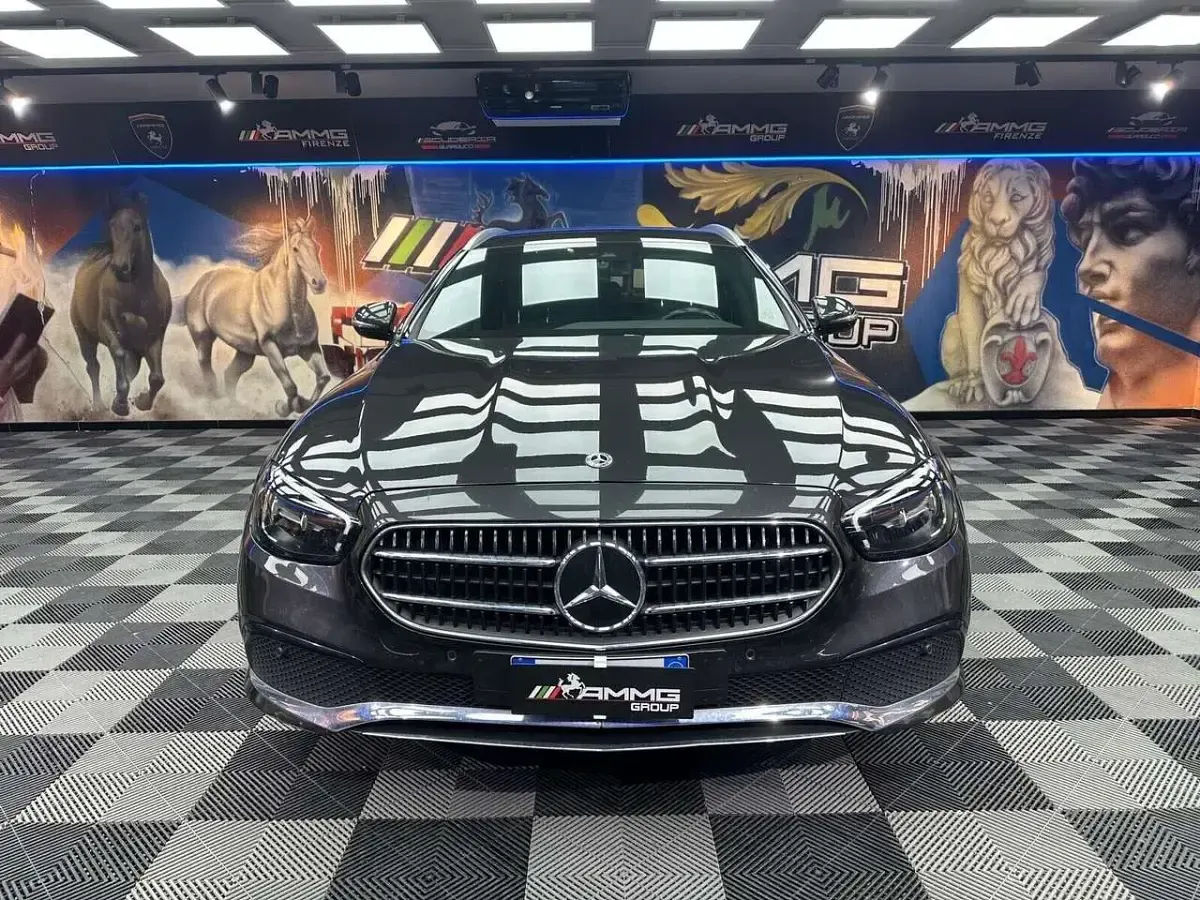 Usata Mercedes E300 Premium 194 CV (142 kW) 2020 Grigio Station wagon