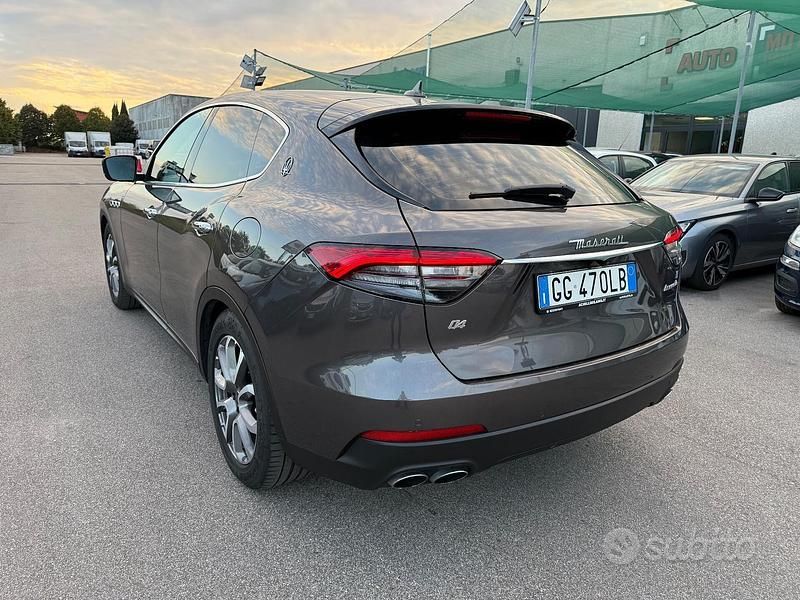 Usata Maserati Levante GranLusso 275 CV (202 kW) 2021 Grigio SUV