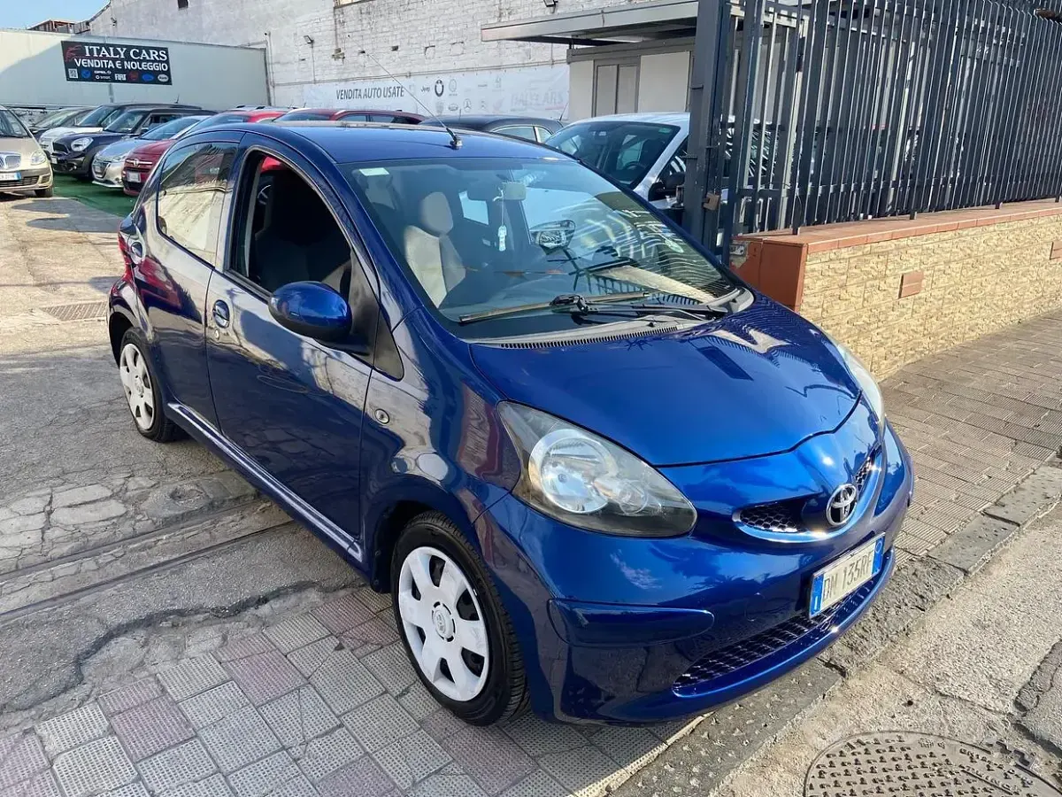 Usata Toyota Aygo Sol 68 CV (50 kW) 2008 Blu Utilitaria