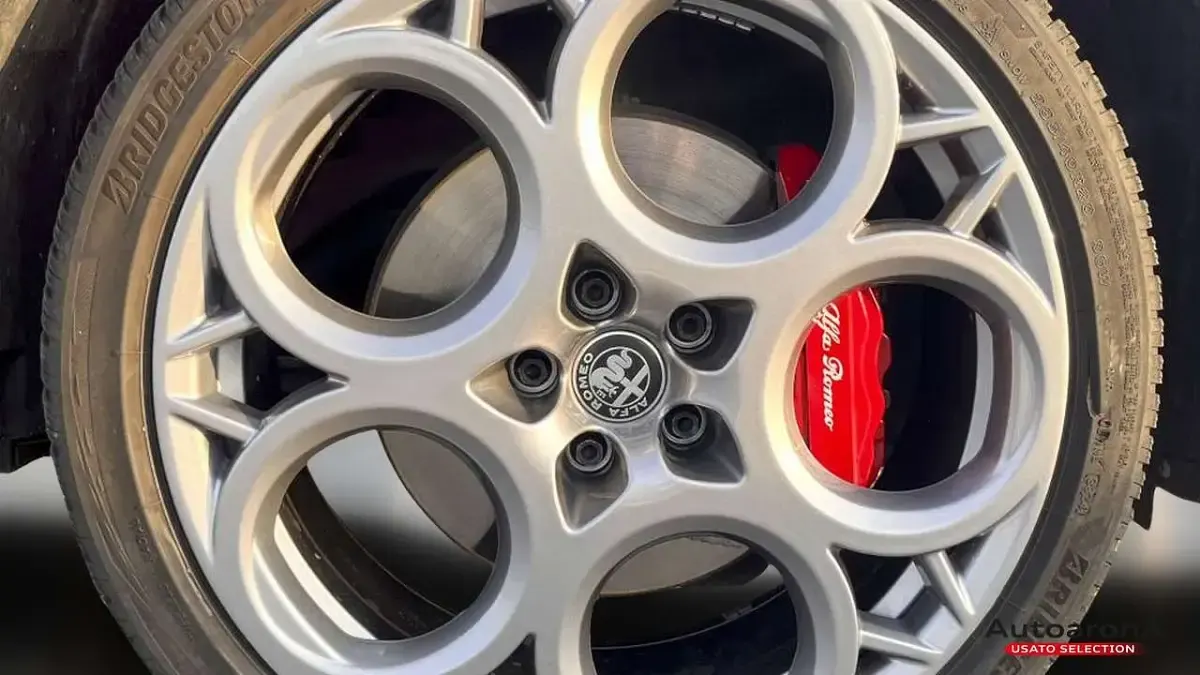 Usata Alfa Romeo Tonale Edizione Speciale 131 CV (96 kW) 2024 Bordeaux SUV