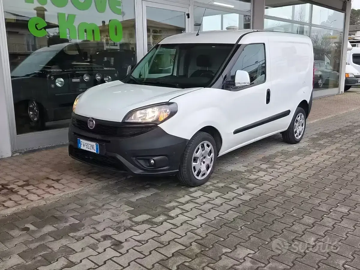 Usata Fiat Doblò Easy 120 CV (88 kW) 2019 Bianco Monovolume