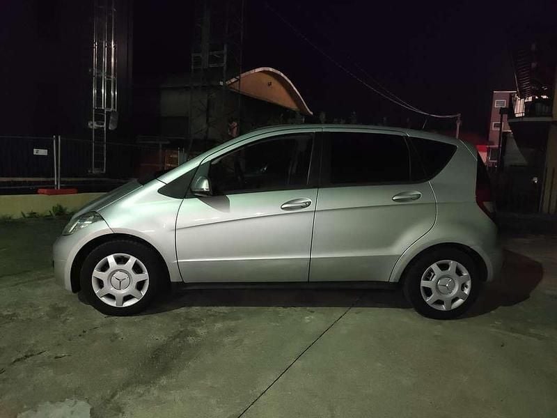 Usata Mercedes A180 109 CV (80 kW) 2012 Argento Berlina