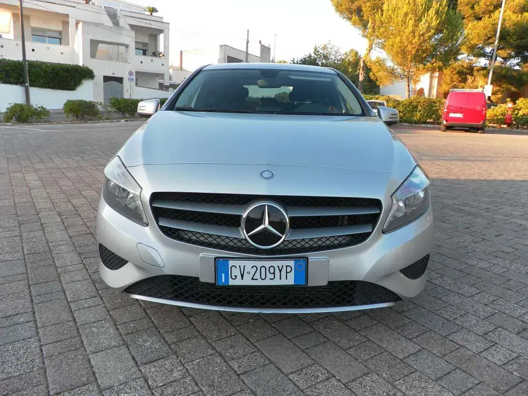 Usata Mercedes A200 Premium 136 CV (100 kW) 2016 Argento Utilitaria