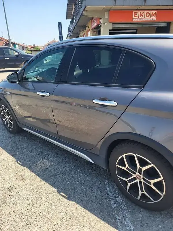 Usata Fiat Tipo Cross 95 CV (69 kW) 2021 Grigio Berlina