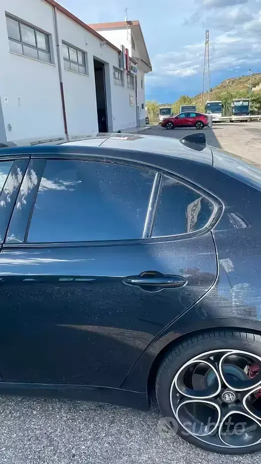 Usata Alfa Romeo Giulia Competizione 160 CV (117 kW) 2023 Nero Berlina