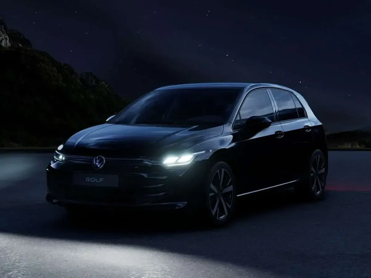 Nuova VW Golf VIII Edition 116 CV (85 kW) 2026 Grenadill black metallizzato Berlina