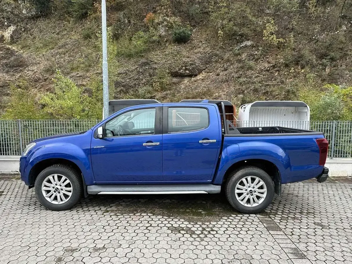 Usata Isuzu D-Max 163 CV (119 kW) 2020 Blu/azzurro SUV