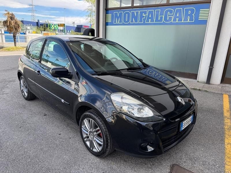 Usata Renault Clio II Luxe 75 CV (55 kW) 2010 Nero Berlina