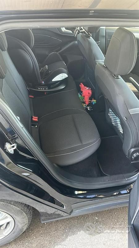 Usata Ford Focus 120 CV (88 kW) 2019 Nero Station wagon