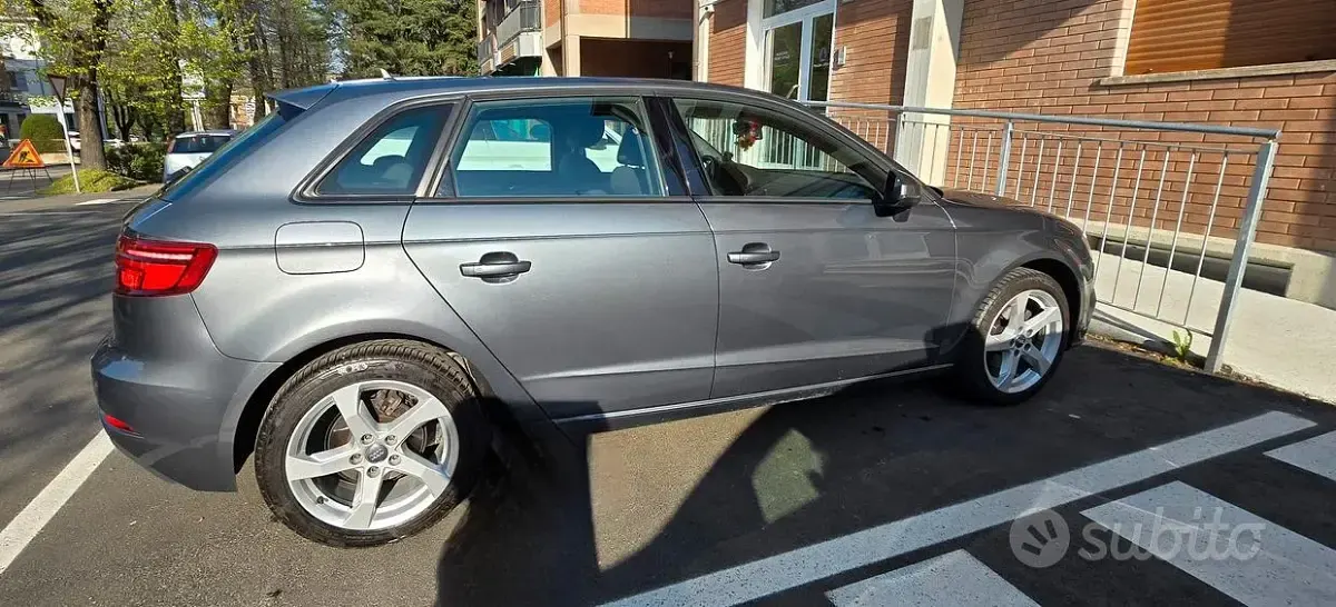 Usata Audi A3 116 CV (85 kW) 2018 Grigio Berlina