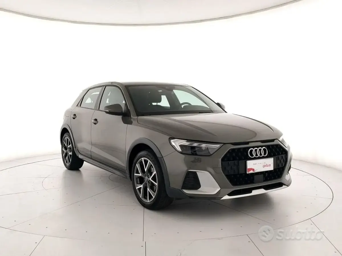 Usata Audi A1 Admired 110 CV (80 kW) 2022 Grigio SUV