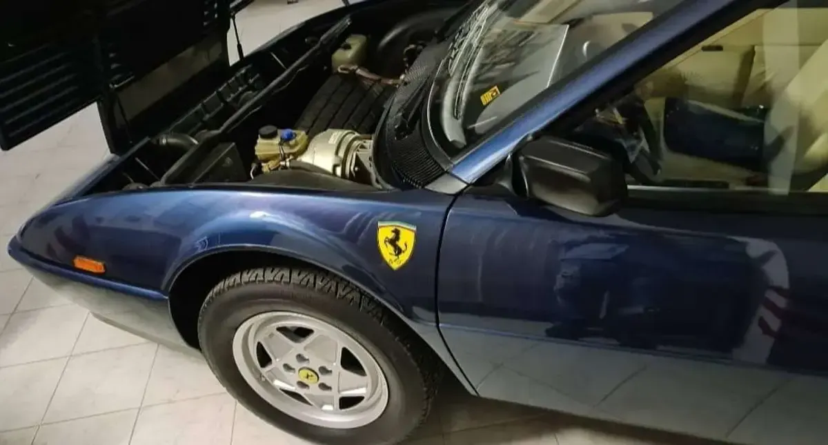 Usata Ferrari Mondial 239 CV (175 kW) 1986 Blu/azzurro Berlina