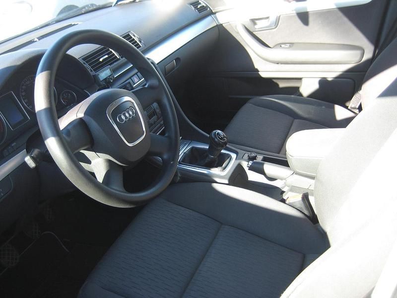 Usata Audi A4 Advanced 143 CV (105 kW) 2011 Argento Berlina