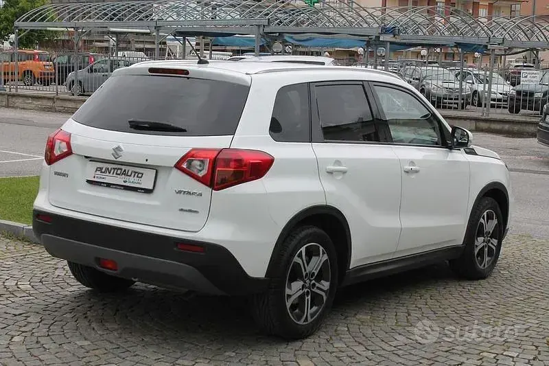 Usata Suzuki Vitara 120 CV (88 kW) 2016 Bianco SUV