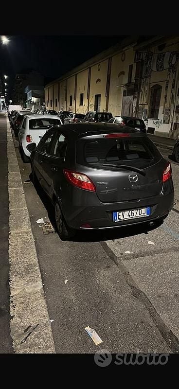 Usata Mazda 2 75 CV (55 kW) 2014 Grigio Utilitaria