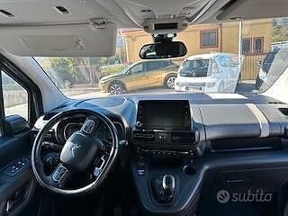 Usata Citroën Berlingo Shine 102 CV (75 kW) 2018 Grigio Monovolume