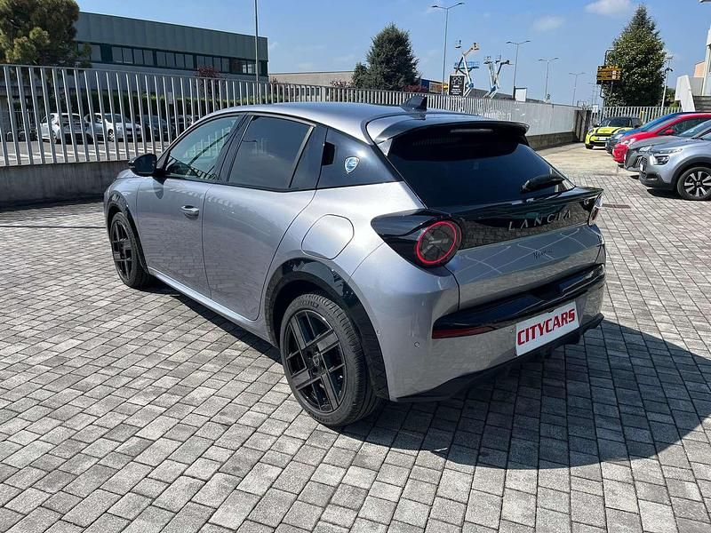 Usado Lancia Ypsilon 101 HP (74 kW) 2024 Cinzento Citadino