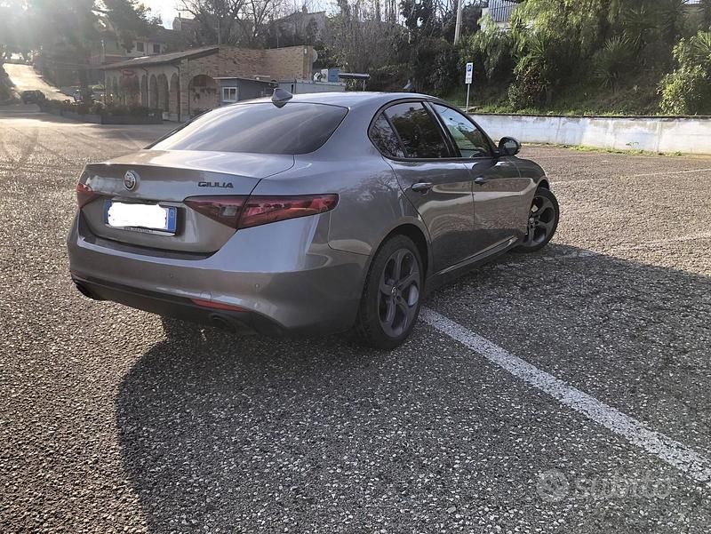 Usata Alfa Romeo Giulia Sprint 190 CV (139 kW) 2020 Grigio Berlina