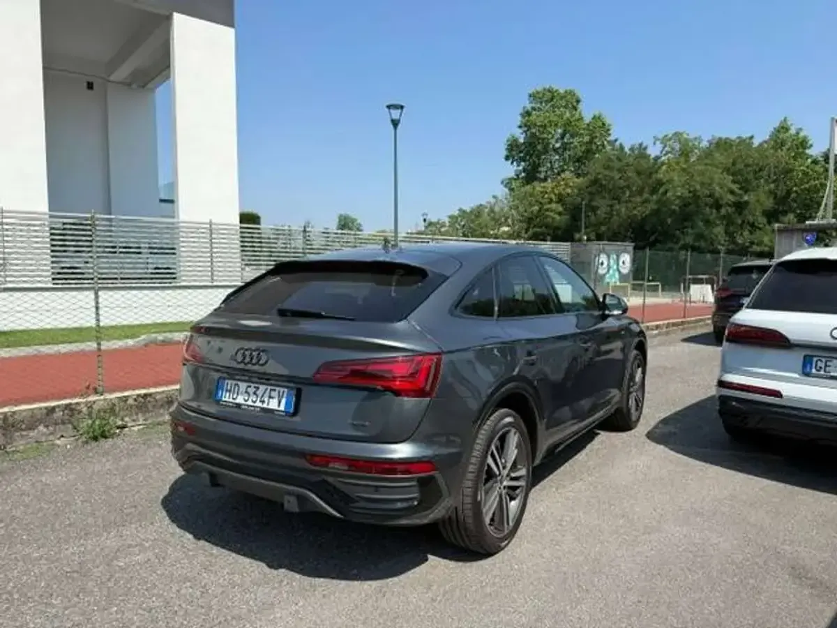 Usata Audi Q5 Sportback Ambiente 299 CV (219 kW) 2024 Grigio daytona perlato SUV