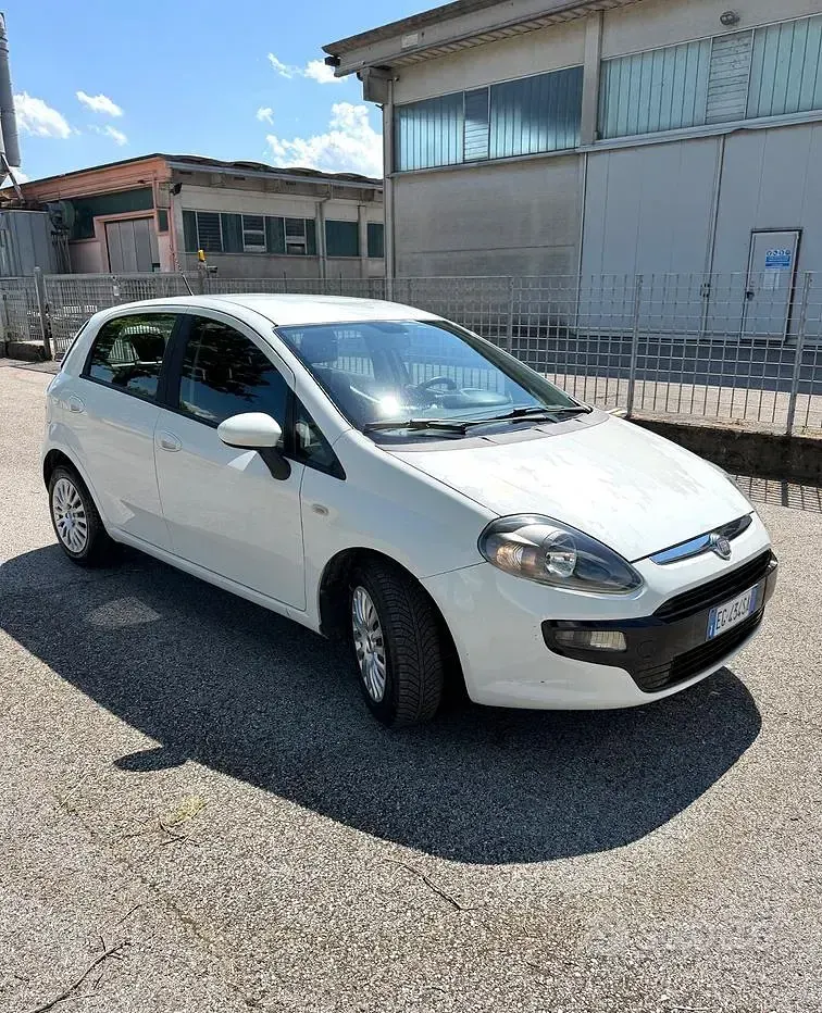 Usado Fiat Punto Evo S 75 CV (55 kW) 2011 Blanco Utilitario