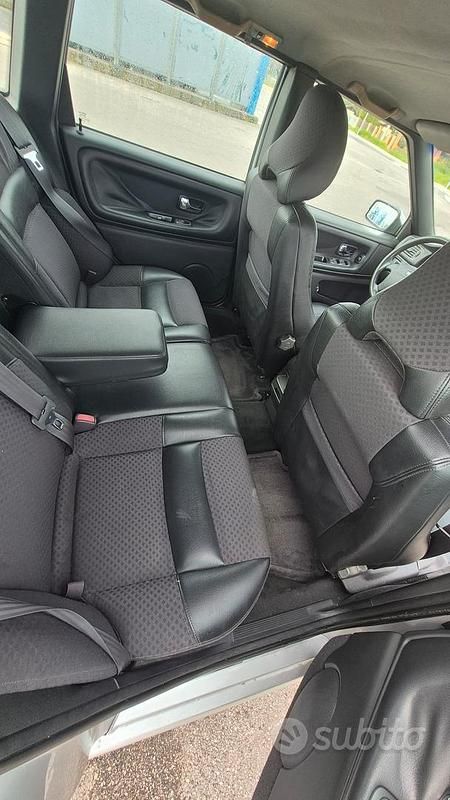 Usata Volvo V70 140 CV (102 kW) 2000 Grigio Station wagon