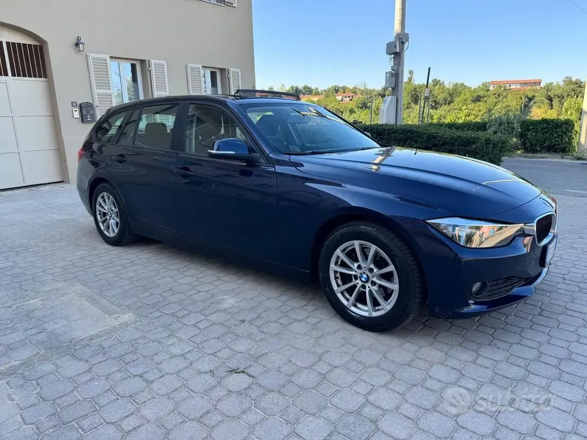 Usata BMW 116 116 CV (85 kW) 2012 Bluazzurro Utilitaria
