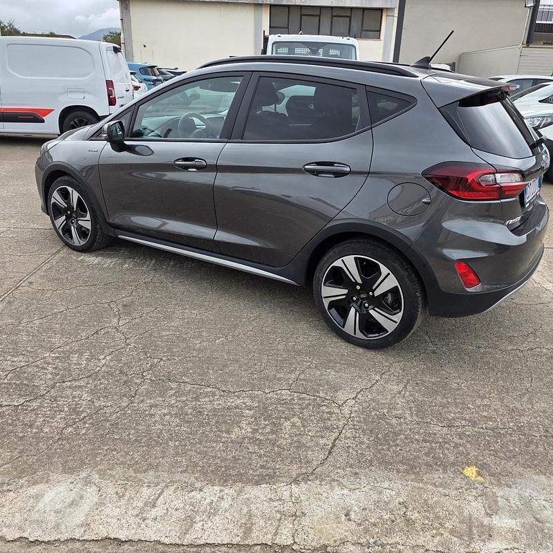 Usata Ford Fiesta Active 125 CV (91 kW) 2022 Grigio Utilitaria