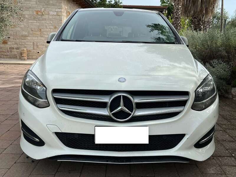 Usato 2015 Mercedes B180 1.5 Diesel 109 CV (9.300 €)