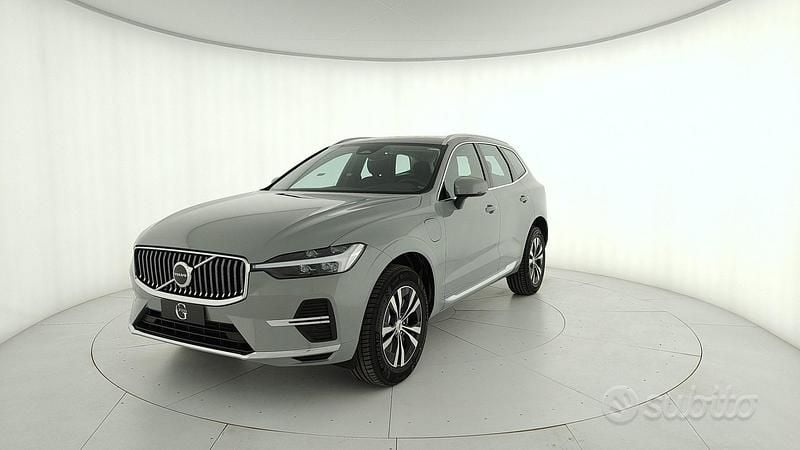 Gray Nuova 2025 Volvo XC60 Core SUV | 50.900 € (Buon prezzo) - Immagine 1/4