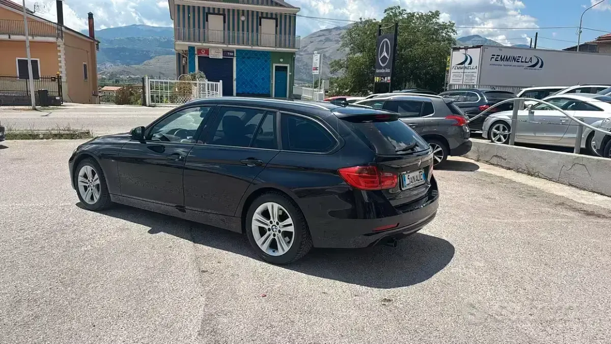 Usata BMW 320 Sport Line 184 CV (135 kW) 2013 Nero Station wagon