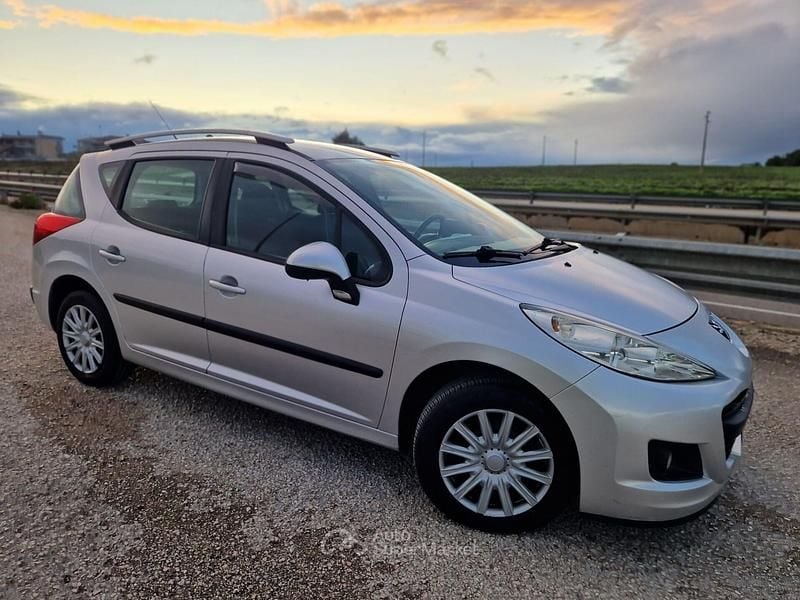 Usata Peugeot 207 Active 93 CV (68 kW) 2011 Argento Station wagon