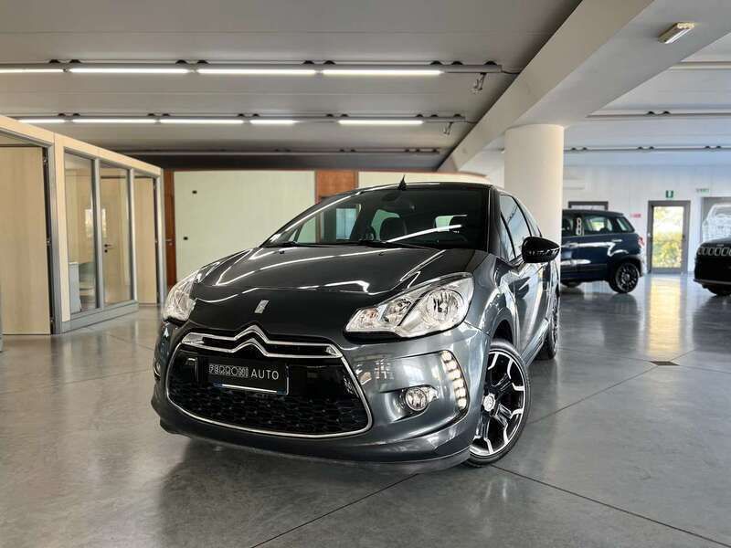 Grigio Usata 2013 Citroën DS3 Cabriolet So Chic Cabrio | 8500 € - Immagine 1/4