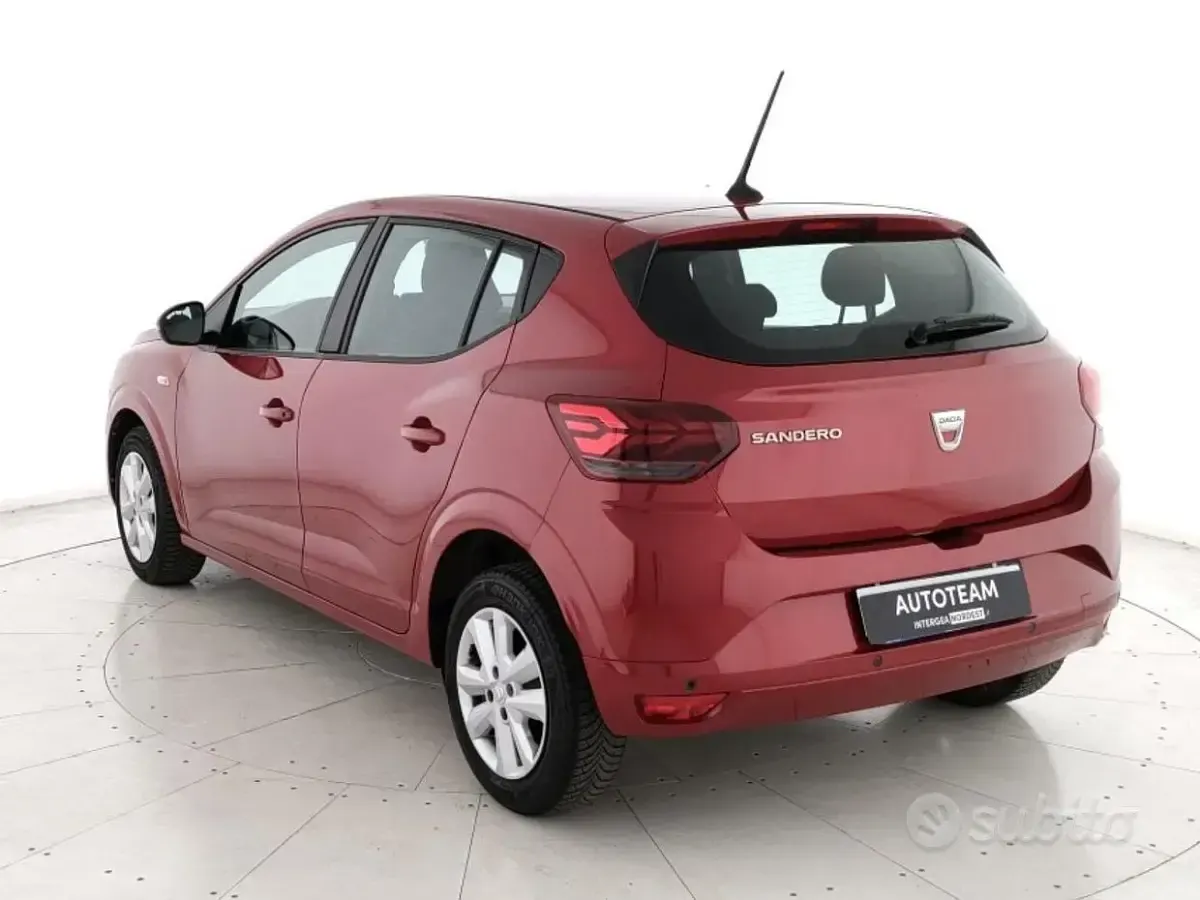 Usata Dacia Sandero Comfort 101 CV (74 kW) 2022 Rosso Berlina