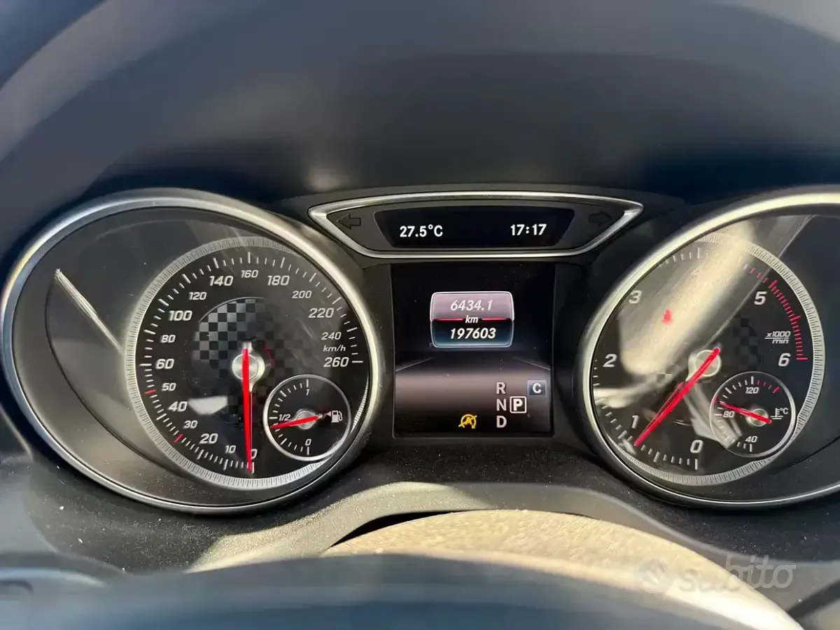 Usata Mercedes A180 109 CV (80 kW) 2017 Nero Coupé