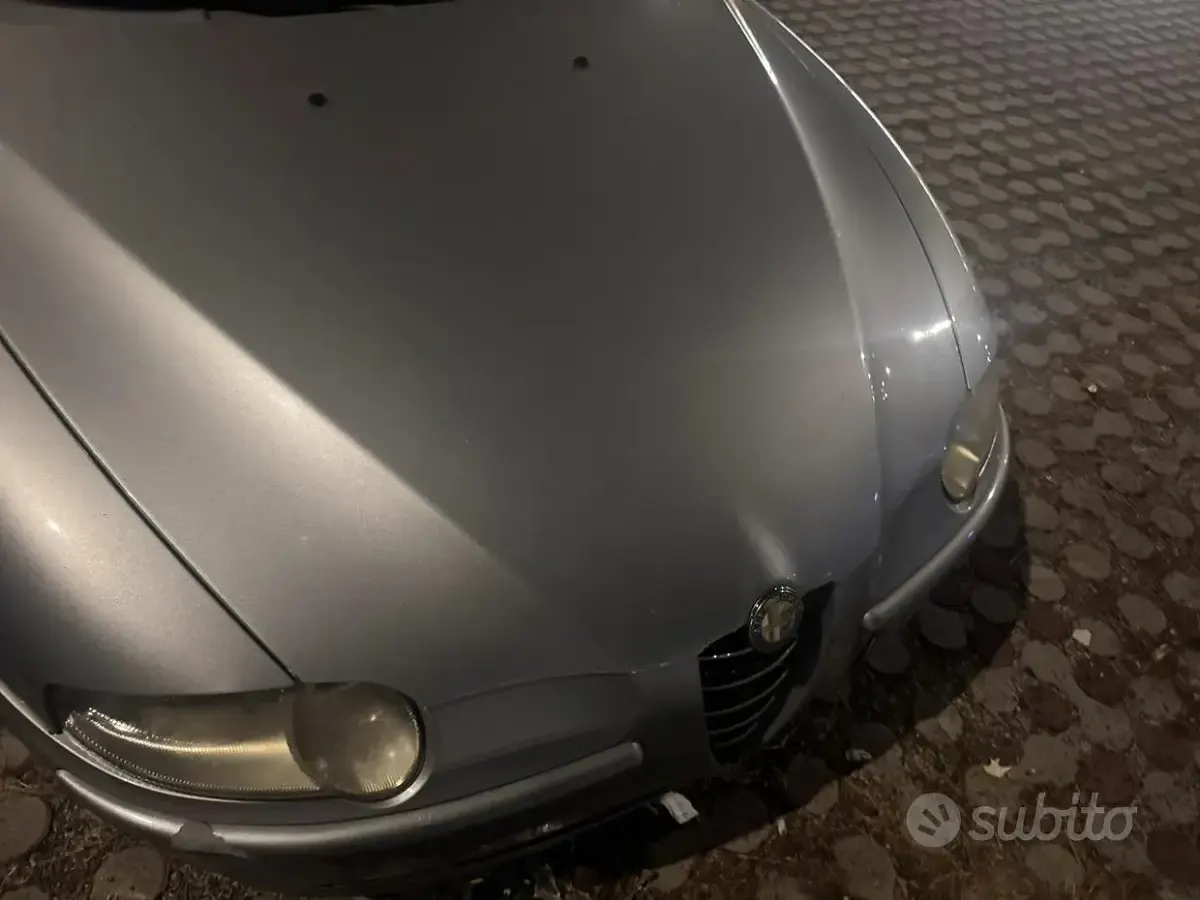 Usata Alfa Romeo 147 116 CV (85 kW) 2004 Grigio Utilitaria