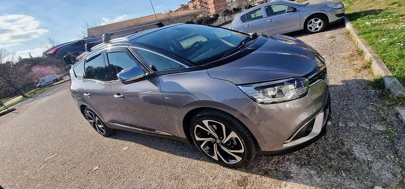 Usata Renault Grand Scénic IV Bose Edition 131 CV (96 kW) 2017 Grigio Monovolume